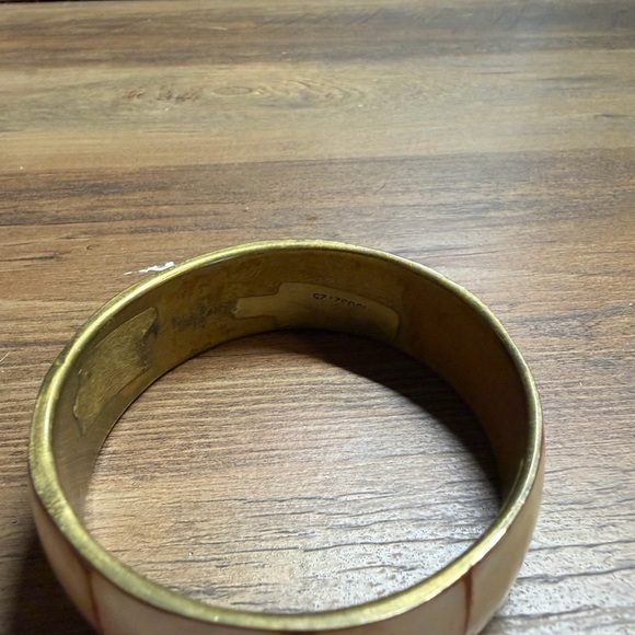 Brass Shell Bangle - Picture 6 of 6